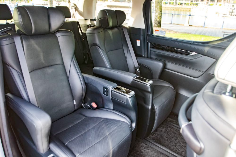  business class transfer vehicle in Brisbane